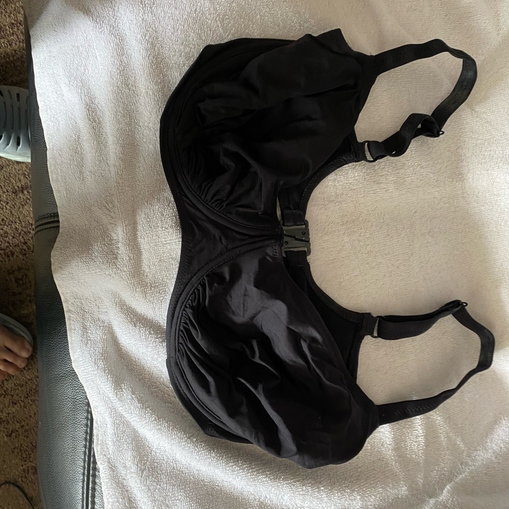 Fantasie bikini top 34g. Lightly worn but in great shape.